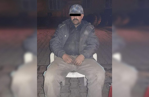 İzmir'de iğrenç olay Küçük kızı taciz ederken yakaladılar