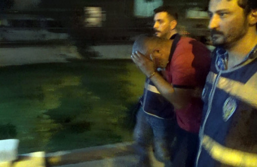 72 bin 500 dolarlık kasayı bacadan girerek patlattılar