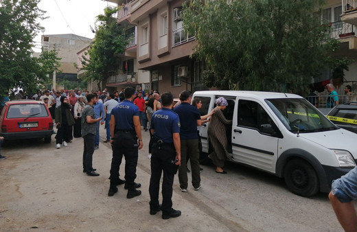 İzmir'de bir şahıs pompalı tüfekle ağabeyini öldürdü
