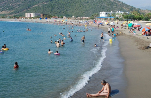 Antalya Gazipaşa'da Suriyeli mültecilere plaj yasağı