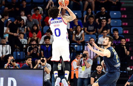 Anadolu Efes seride durumu eşitledi