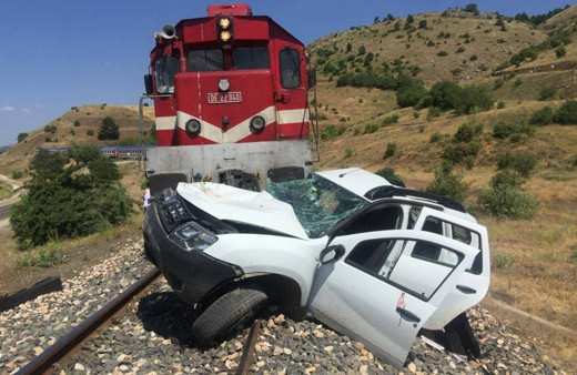 Elazığ'da tren kazası 1 ölü 2 yaralı