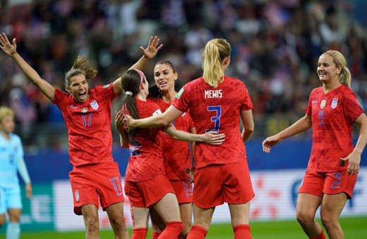 ABD'li kadınlardan tarihi skor