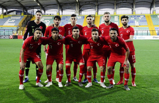 Milli kaleci Altay Bayındır'a Kosova'da saldırı sonrası Vedat İnceefe çıldırdı