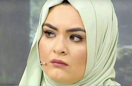 Hanife instagramdan duyurdu başörtüsü çıkardı son halini gösterdi