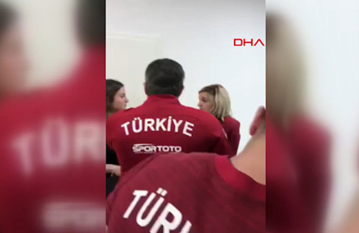 Ankaragücü kalecisi Altay Bayındır'a Kosova'da saldırı