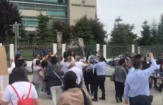 Çorlu tren kazasında yakınlarını kaybeden ailelere polis müdahalesi