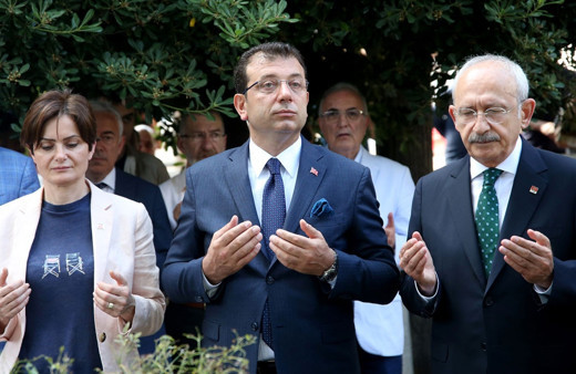 Kılıçdaroğlu ve İmamoğlu'ndan ilk İBB başkanının kabrine ziyaret