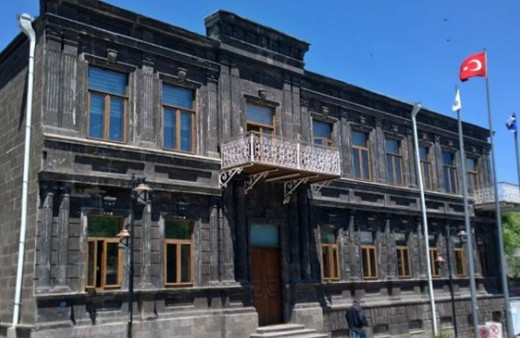 Kars Belediyesi'nin yeni logosu belli oldu Türk bayrağı var ama...