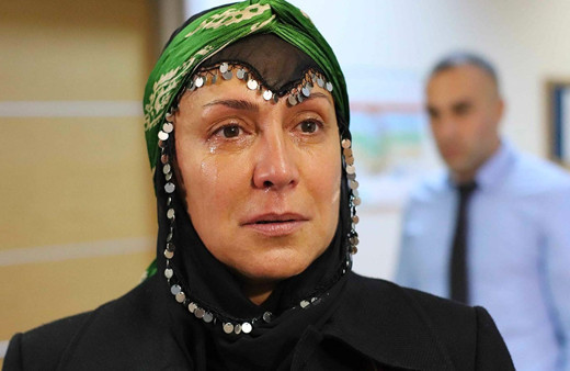 50'ye merdiven dayayan oyuncu Asuman Dabak'ın olay bikinili pozları