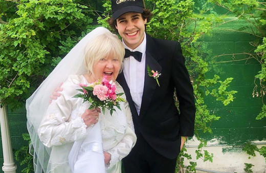 En yakın arkadaşının annesiyle evlenen ünlü fenomen kötü haberi duyurdu