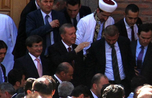Davutoğlu'ndan Erdoğan'ın da katıldığı namaz ile ilgili açıklama
