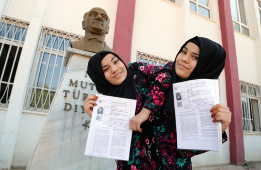 Kahramanmaraş'ta siyam ikizleri YKS sınavına girdi  bu bir ilk