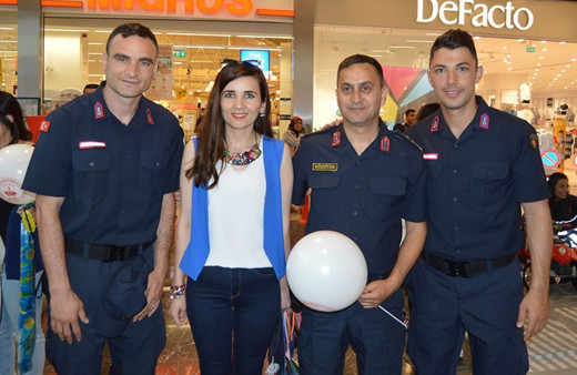 Jandarmadan ünlü futbolcularla tanıtım