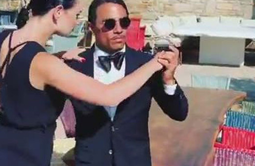 Nusret Gökçe, Mykonos'taki restoranını dansla kutladı!