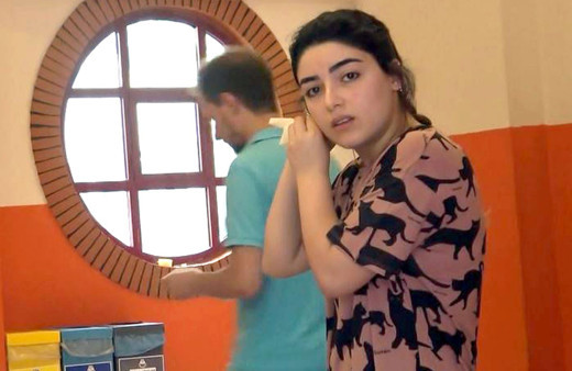 Kulaklarındaki piercing'leri çıkaramayınca sınava alınmadı