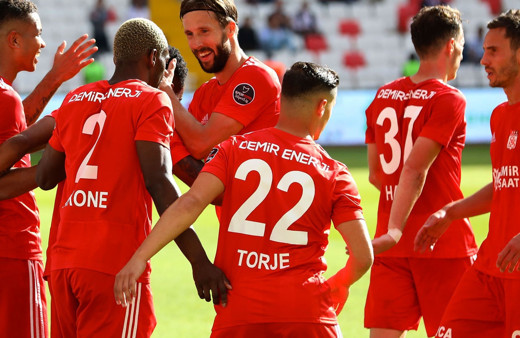 Galatasaray elendi Sivasspor'un kasası doldu