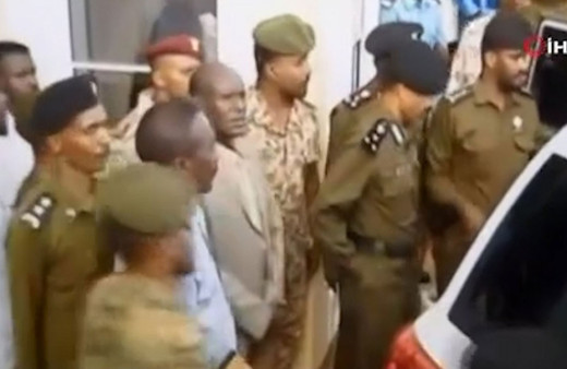 Sudan'ın devrik Lideri Ömer el Beşir darbeden sonra ilk kez görüntülendi