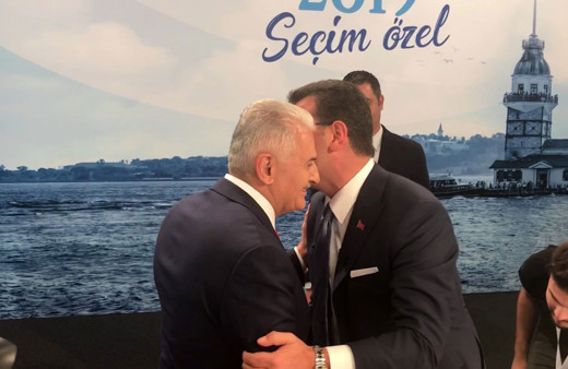 İmamoğlu-Yıldırım düellosu! İşte canlı yayın öncesi karşılaşma anı