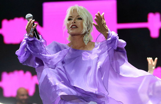 Ajda Pekkan Alanya'yı salladı! Festivale damgasını vurdu