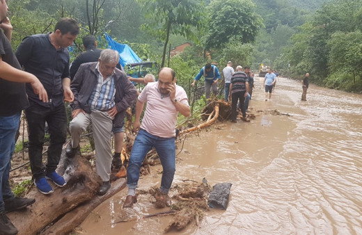 Trabzon’daki taşkında sulara kapılan 2 kişiden 1'i ölü bulundu