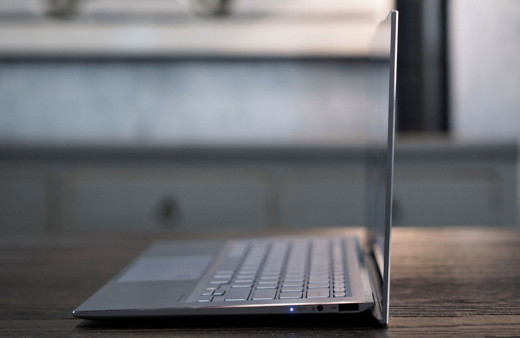 En ince çerçeveli bilgisayar Zenbook S13 tanıtıldı işte özellikleri