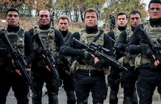 Söz dizisinin oyuncuları askere gitti! Tolga Sarıtaş ve Görkem Sevindik'den askerlik fotoğrafı