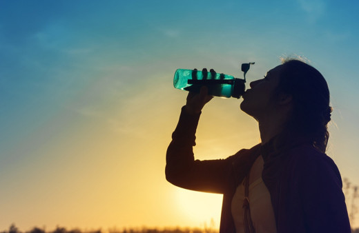 Uzmanlar yaz aylarında uyarıda bulundu:  "Su içmek için susamayı beklemeyin”