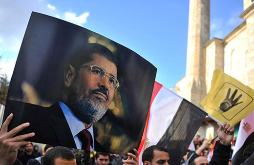 Mursi'nin ölümünde skandal iddia: 20 dakika yerde bekletildi yardım edilmedi