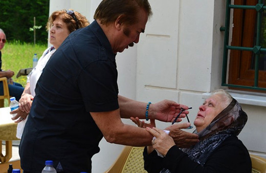 Neşe Karaböcek'i yıkan ölüm cenazede Orhan Gencebay ve Müjdat Gezen teselli etti