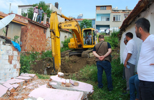Mahallede 5 ton altın iddiasını duyan koştu kazılar başladı