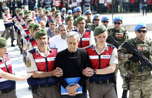 Genelkurmay çatı davası duruşması sonrası arbede çıktı