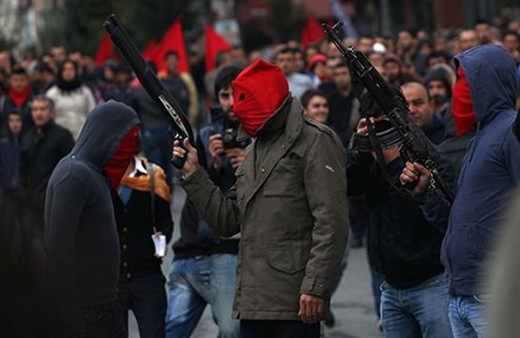 Almanya’da 3 kişi, terör örgütü DHKP-C üyesi suçlamasıyla yargılanmaya başladı