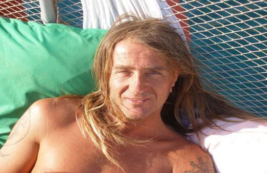 Kamyonetin çarpması sonucu ölmüştü! Triatlon sporcusu son yolculuğuna uğurlandı