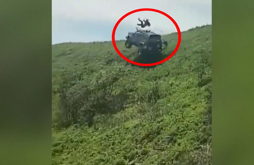 Arazi aracı takla attı sürücü camdan çıktı!