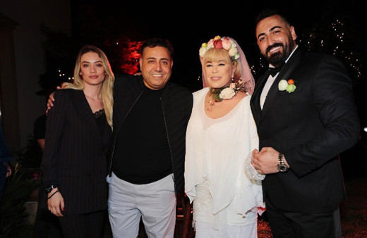 'Salak değilim' diyen Zerrin Özer eşiyle ilgili her şeyi anlattı babası şok etmiş