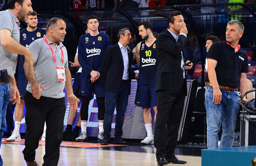 Ali Koç sahaya indi takıma moral verdi