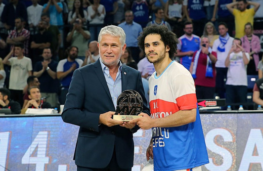 Shane Larkin Fener'i yıktı finalin MVP'si oldu