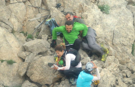 Ayı saldırısına uğrayan yaralı dağcı böyle kurtarıldı