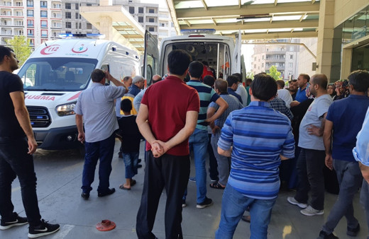 Siirt'te kafasına tuğla düşen çocuk ağır yaralandı