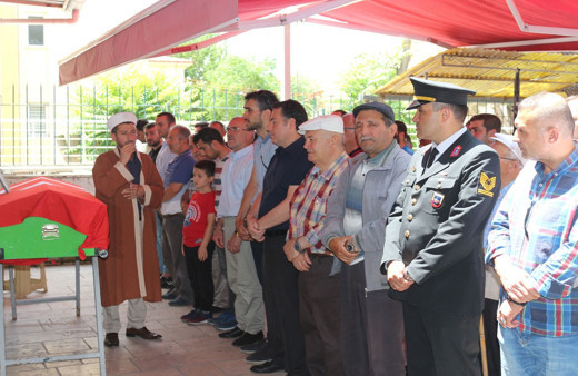 Halı sahanın kazan dairesinde ölü bulunmuştu! Yüzbaşı toprağa verildi