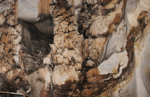 5 milyon yıllık Yalan Dünya Mağarası kendisine hayran bırakıyor