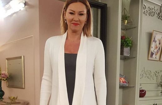 Pınar Altuğ'un makyajsız hali takipçilerini şaşırttı