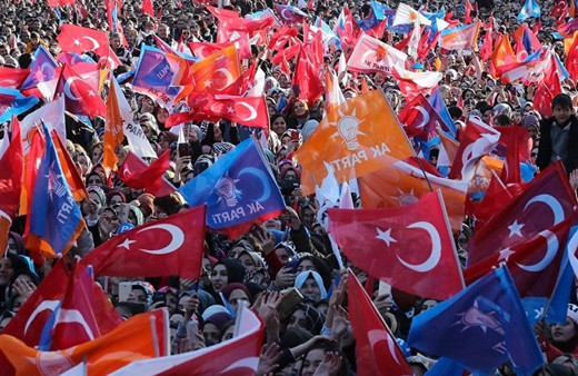 AK Parti İzmir'de deprem! Cem Kavur istifa etti