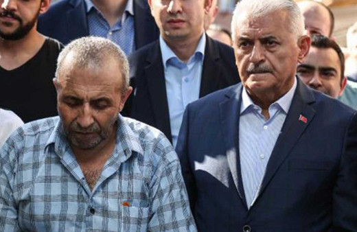 Sandık görevlisinin cenazesine katılan Binali Yıldırım zor anlar yaşadı!