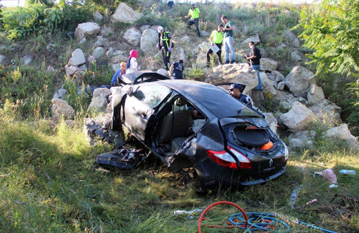 Kütahya'da trafik kazası: 2 ölü, 3 yaralı