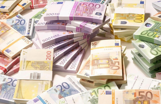 Bütün modeli aptalların sırtına kurdum deyip büyük vurgunu anlattı