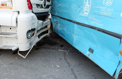 İstanbul Tuzla’da feci kaza 10 yaralı