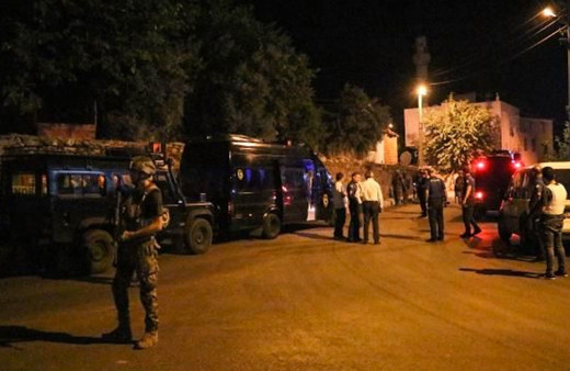 Biber gazı kullanan bekçilere tüfekli saldırı