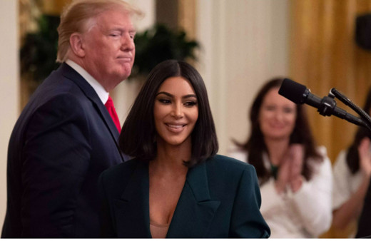 Donald Trump ile ikinciye görüştü! Beyaz Saray fotoğrafları tepki topladı!